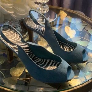 sling back heels
